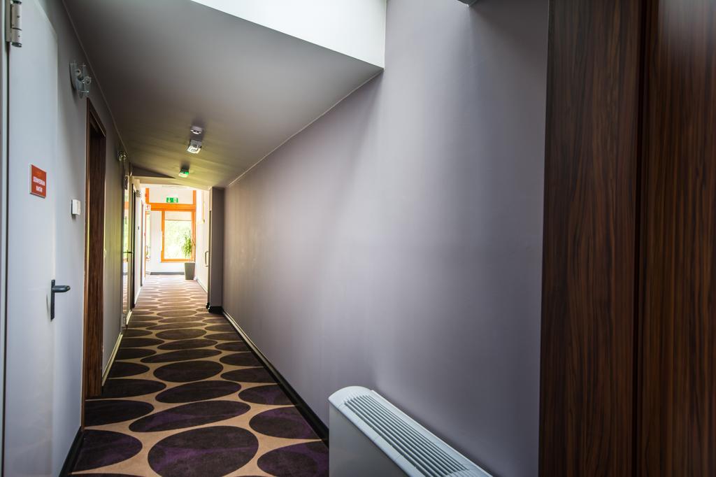 Victoria Garden Hotel Es Etterem Nyiregyhaza Exterior photo